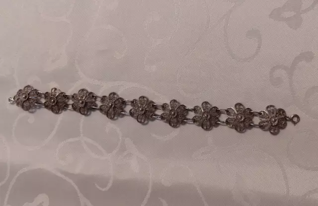 antikes filigranes Silberarmband aus Omas Schmuckkästchen