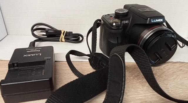 Appareil Photo Numérique Compact Lumix Panasonic FZ 45 PARFAIT ÉTAT