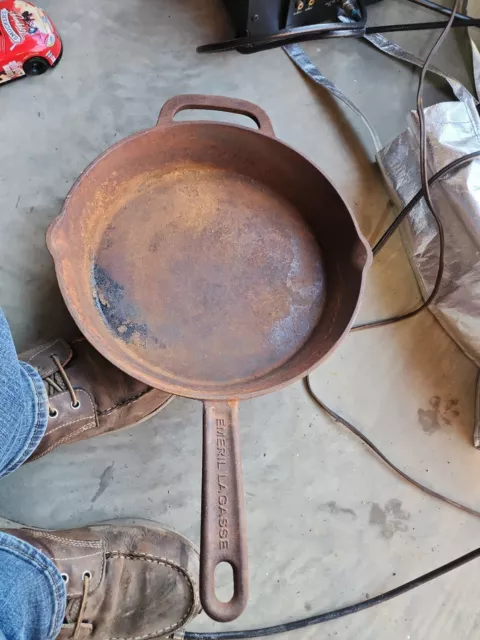Cast Iron 12” Emeril Double Spout & Helping Handle Deep Skillet Frying Pan