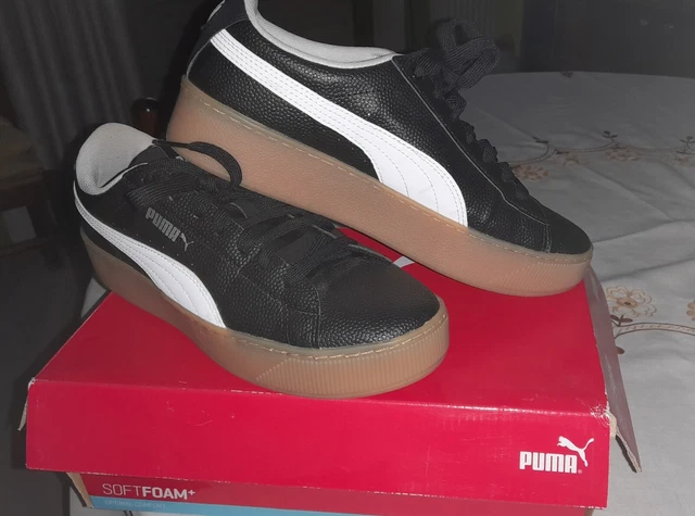 Vendesi scarpe da ginnastica puma come nuove, usate un paio di volte