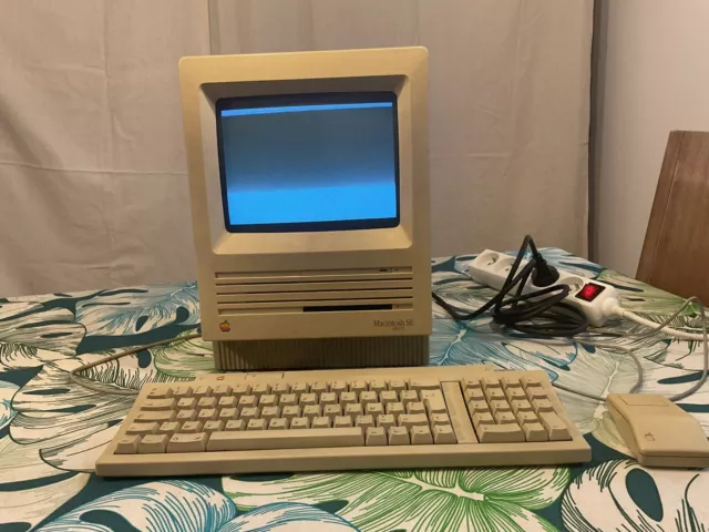 Vintage Apple Macintosh SE FDHD M5011