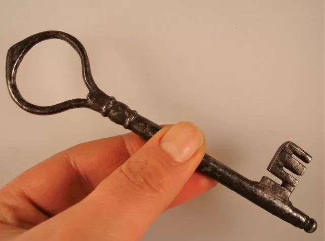 Antica chiave iron skeleton key Clef Schlüssel llave - Toscana, XVII Secolo