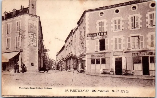 79 PARTHENAY - la rue nationale.