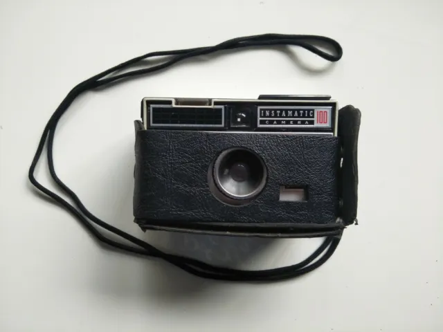 Vintage Kodak Instamatic 100 Camera & Carry Case