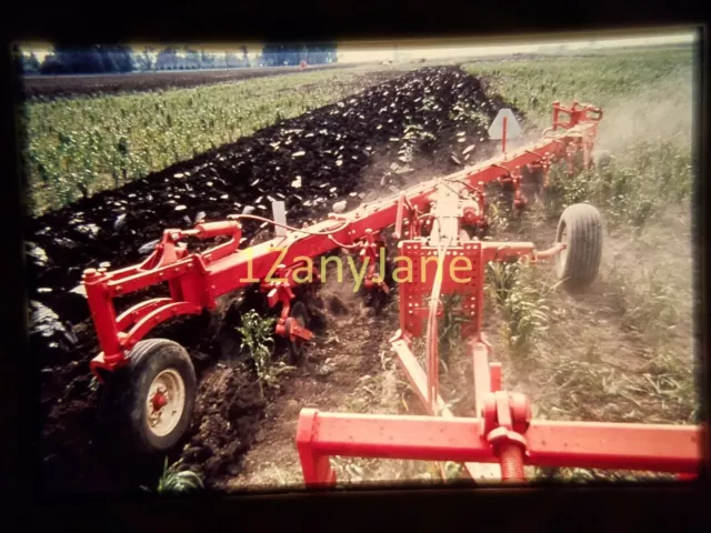 AC13111 35mm Slide of an Allis-Chalmers  from MEDIA ARCHIVES DISCING A FIELD