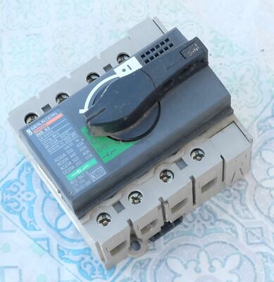 Interrupteur Sectionneur Merlin Gerin NG125NA - 4P 63A 415V - Montage Rail DIN - Occasion