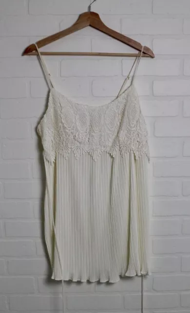 Flora Women’s White Babydoll Top Size Large Spaghetti Strap Lace Pleated