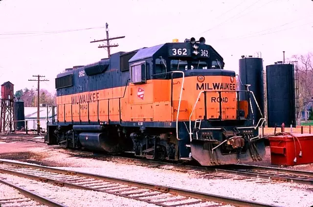 Original Kodachrome Slide Milwaukee Road Gp38-2 #362 Wausau, Wi April 28, 1984