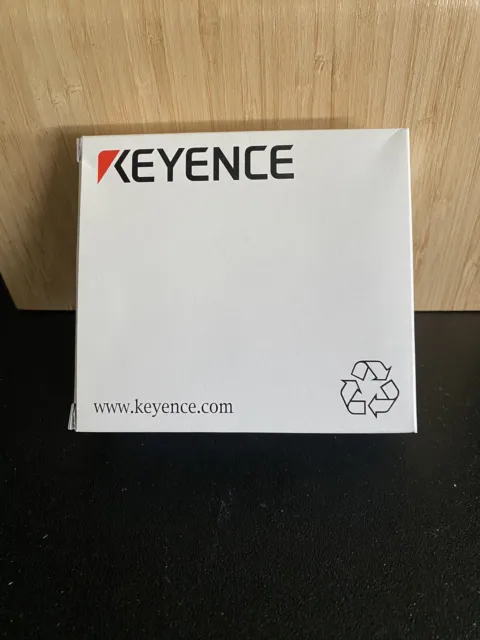 Keyence LR-ZB250CP Laser Sensor 4-Pin