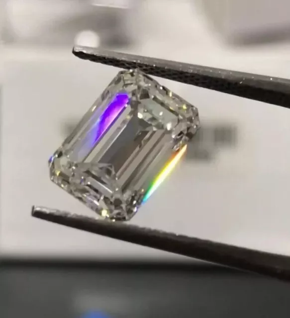 Diamant naturel de forme émeraude de couleur D VVS1 de 3 ct pour la... 2