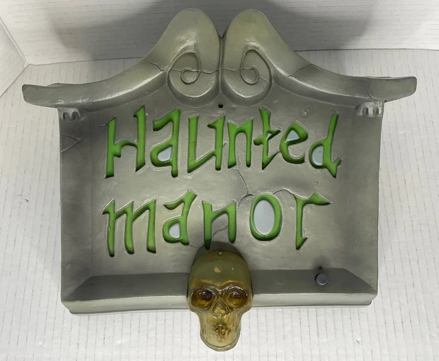 Gemmy Haunted Manor Motion-Activated Sound Light Halloween Spooky Flashing Skull
