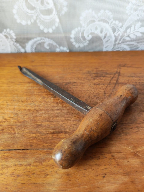 Vrille Manuelle Ancienne De Charpentier - Pour Percer Des Poutres En Bois, Acier Et Bois