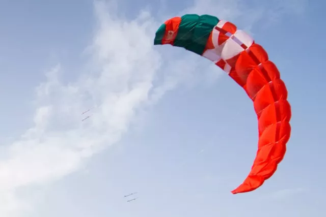 Cross Kites Quattro  4 Line Power Kite. The best value with loads of R&D. 2