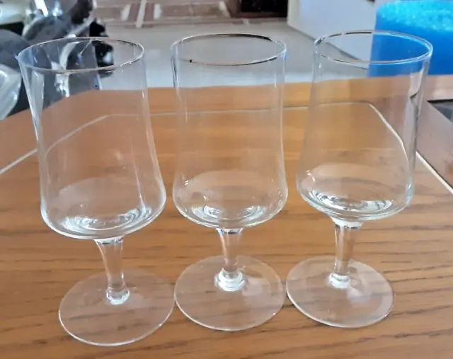 Vintage 1960s'  3 sherry glasses with stem