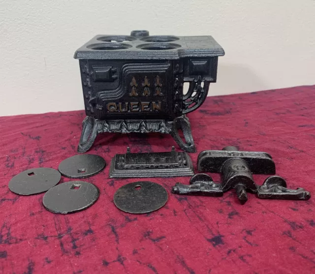 Vintage Queen Miniature Cast Iron Toy Stove
