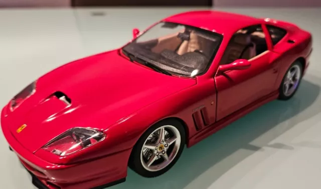 Ferrari 550 Maranello - in klassischem rot im Maßstab 1:18 No. #10