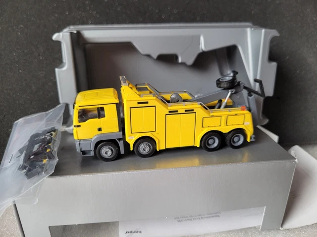 MAN TGS LX 8×4 EMPL Bison Wrecker 1/50 MAN TGS LX 8×4 EMPL Bison Wrecker 1/50