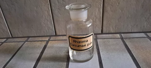 altes Glas Apothekengefäß mit Stöpsel"Rhizoma Curcumae pulv."
