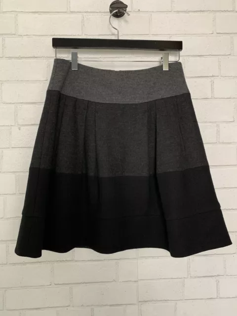 Vince Mini Skirt  Gray Black Wool Pleated Size 4 Lined Pockets