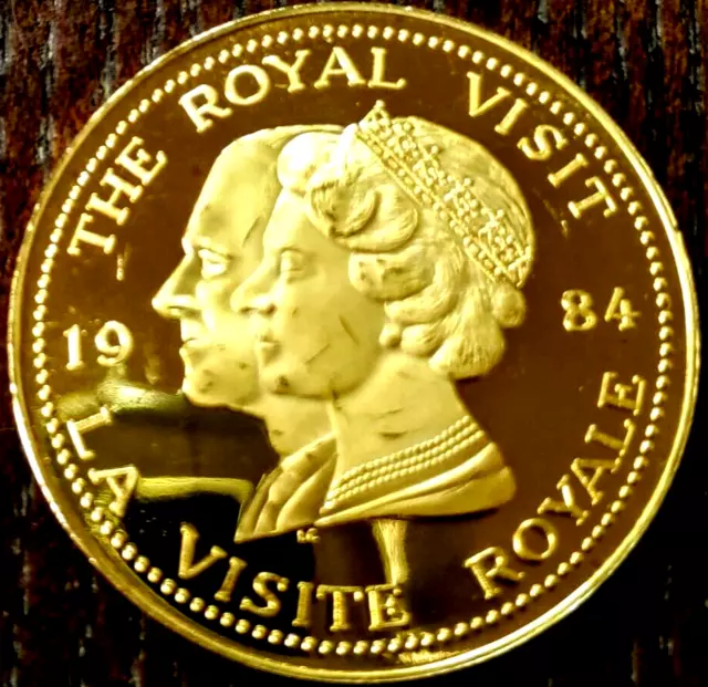 1984 COMMEORATIVE MEDALLION COIN For SCIENCE NORTH Queen Elizabeth In Box