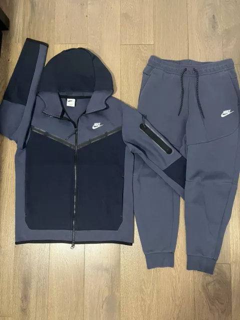 Men nike tech fleece new season Midnight navy blue  tracksuit size Medium