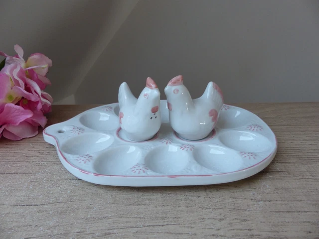 Œufs blancs en céramique