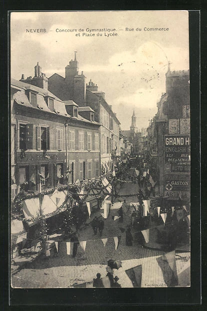 CPA Nevers, fête de gymnastique / Concours de Gymnastique, Rue du Commerce et P