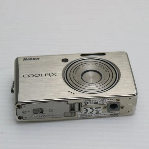NIKON COOLPIX S500 Silver 7.1MP 3x Digital Camera w/Box from