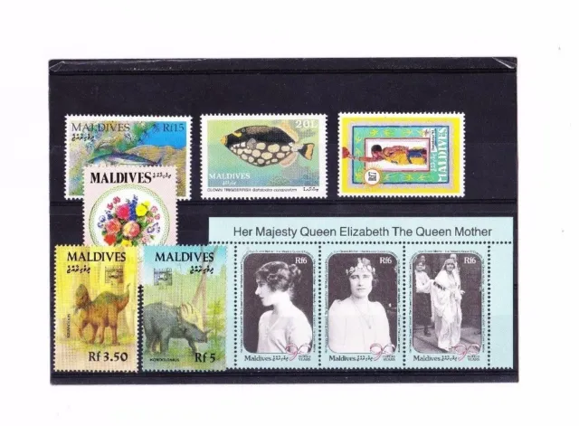 MALDIVES divers timbres neufs