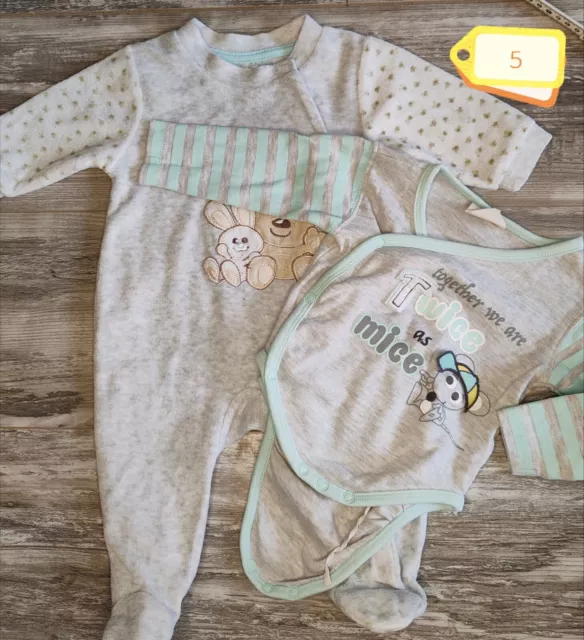 5⃣) Baby Set (2 Teile)  Gr. 68 Grau/Mint, 1 langer Body, 1 langer Strampler