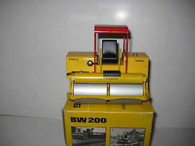 BOMAG BW 200 RULLO ROSSA TETTO #2950.3 Conrad 1:24 OVP 