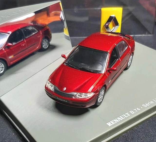 RENAULT LAGUNA BREAK NEVADA ROUGE PHASE 2 UNIVERSAL HOBBIES 7711226121 1:43 RED