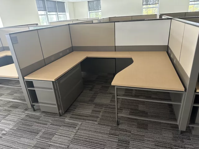 Nice Herman Miller 8X6' Office Cubicles Workstations