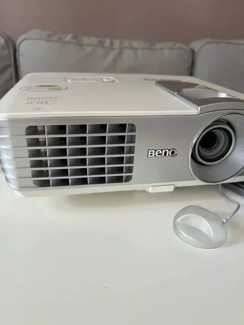 Proyector BenQ w1070 - 2000 lúmenes - Cine en casa