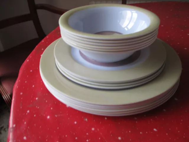 Set Melammina 16 Pezzi -6 Grandi 4 Piatti Piccoli, 6 Ciotole - Caravan, Campeggio, Picnic