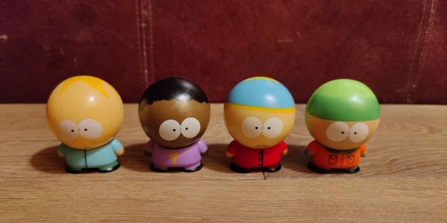 LOT OF (X4) SOUTHPARK Plastic CAPSULES BUILDABLE Butters Token Cartman Kyle