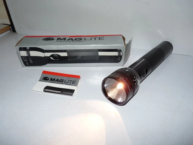 Test COMPLET de la Lampe Torche LED Mag-Lite ST3D016 3 D-Cell