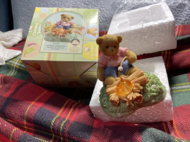 Cherished Teddies Kate Ct 0011 Symbol Of Membearship  With Light Up Camp Fire .