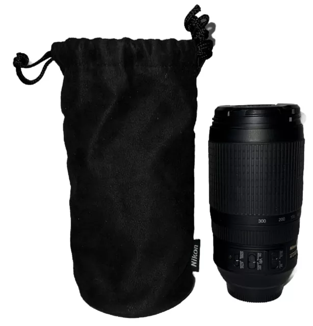 Nikon AF-S VR Zoom-Nikkor 70-300mm F/4.5-5.6G IF-ED Near Mint Condition