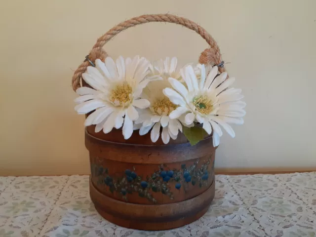 Vintage 1/2 Basket Vermont Putney Basketville Medium Sized Floral Wall Hanging