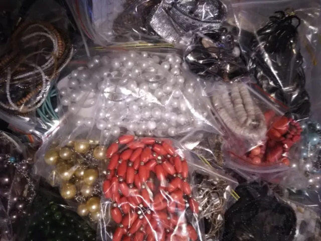 Necklaces  Bulk Jewellery lot (Sale 25 Items)