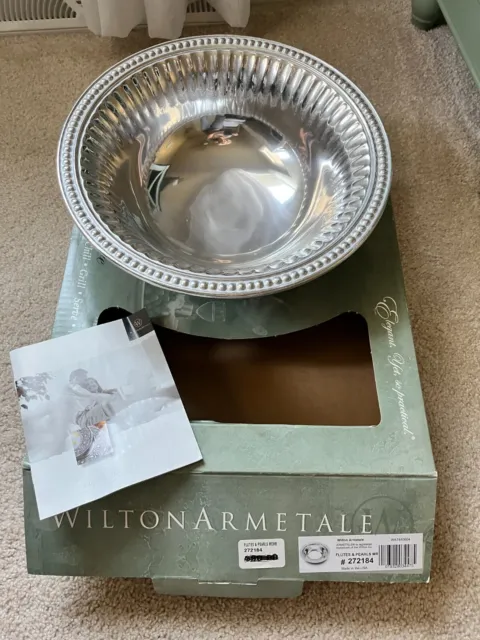 Wilton Armetale 12” Flutes and Pearls Round Bowl