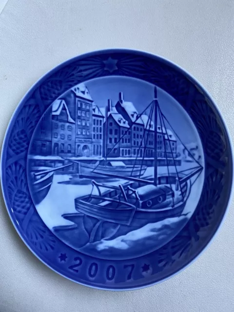 Royal Copenhagen Collectable Christmas Plate 2007 “ Christmas In Nyhavn” EC