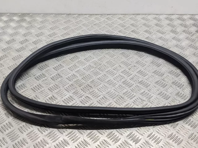 Volvo Xc90 D5 Se Awd 2004 Door Rubber Seal (Fits On Body Of Car) Rear Passenger