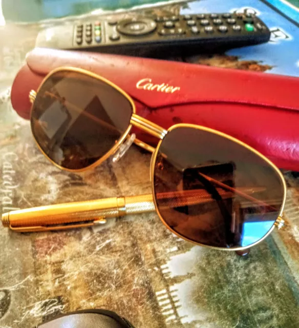 Paire de lunettes de soleil Cartier