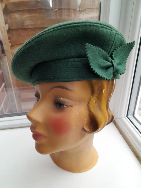Berretto in feltro verde anni '40