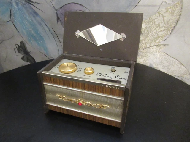 CROWN HT-430S Melody coin operated radio. NOT TESTED