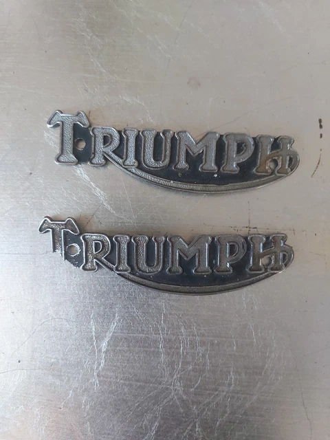 Insignia De Tanque Cromada Para Triumph 3TA, T90, 5TA, Speed Twin, Tiger 100 De 1958-1965 - Referencia H 4127, Fabricada En Reino Unido