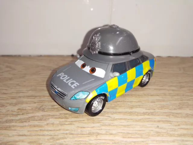 0505211 Voiture Cars disney Pixar métal Mattel siren carbarini