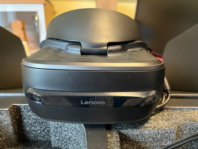Lenovo Explorer Virtual Reality Headset mit Motion Controller